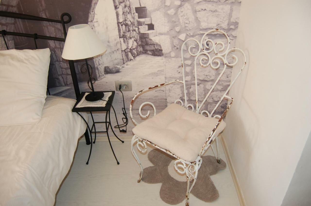 Studio Apartment For 2 Adults And 1 Child มาคาร์สกา ภายนอก รูปภาพ