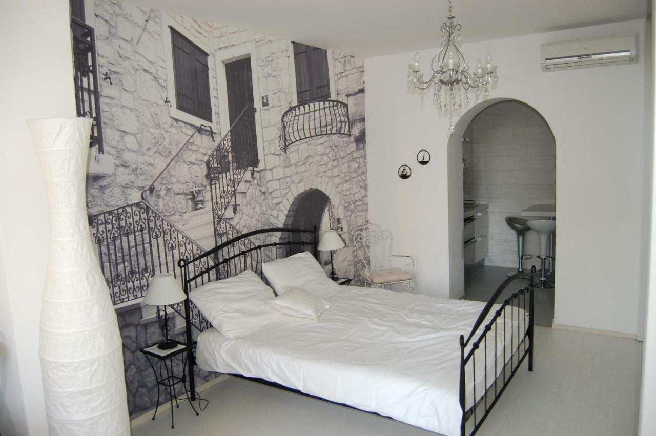 Studio Apartment For 2 Adults And 1 Child มาคาร์สกา ภายนอก รูปภาพ