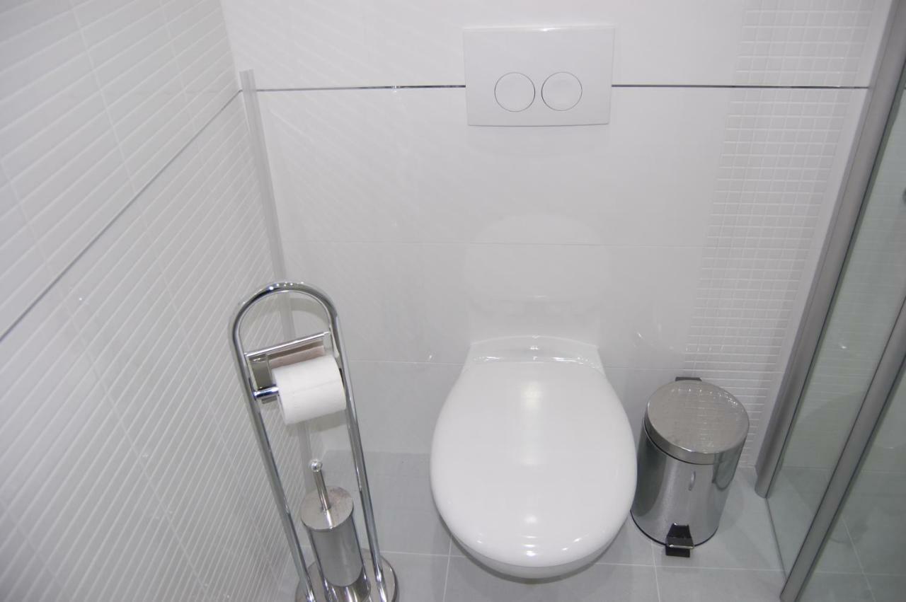 Studio Apartment For 2 Adults And 1 Child มาคาร์สกา ภายนอก รูปภาพ