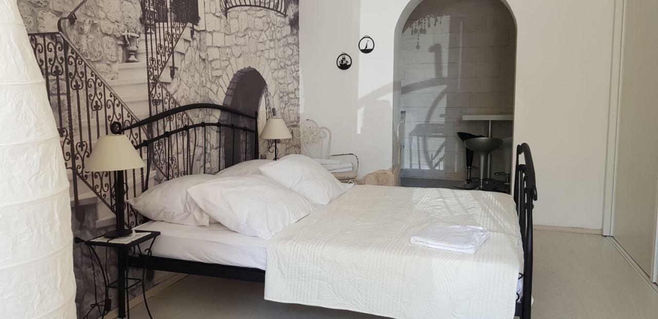 Studio Apartment For 2 Adults And 1 Child มาคาร์สกา ภายนอก รูปภาพ